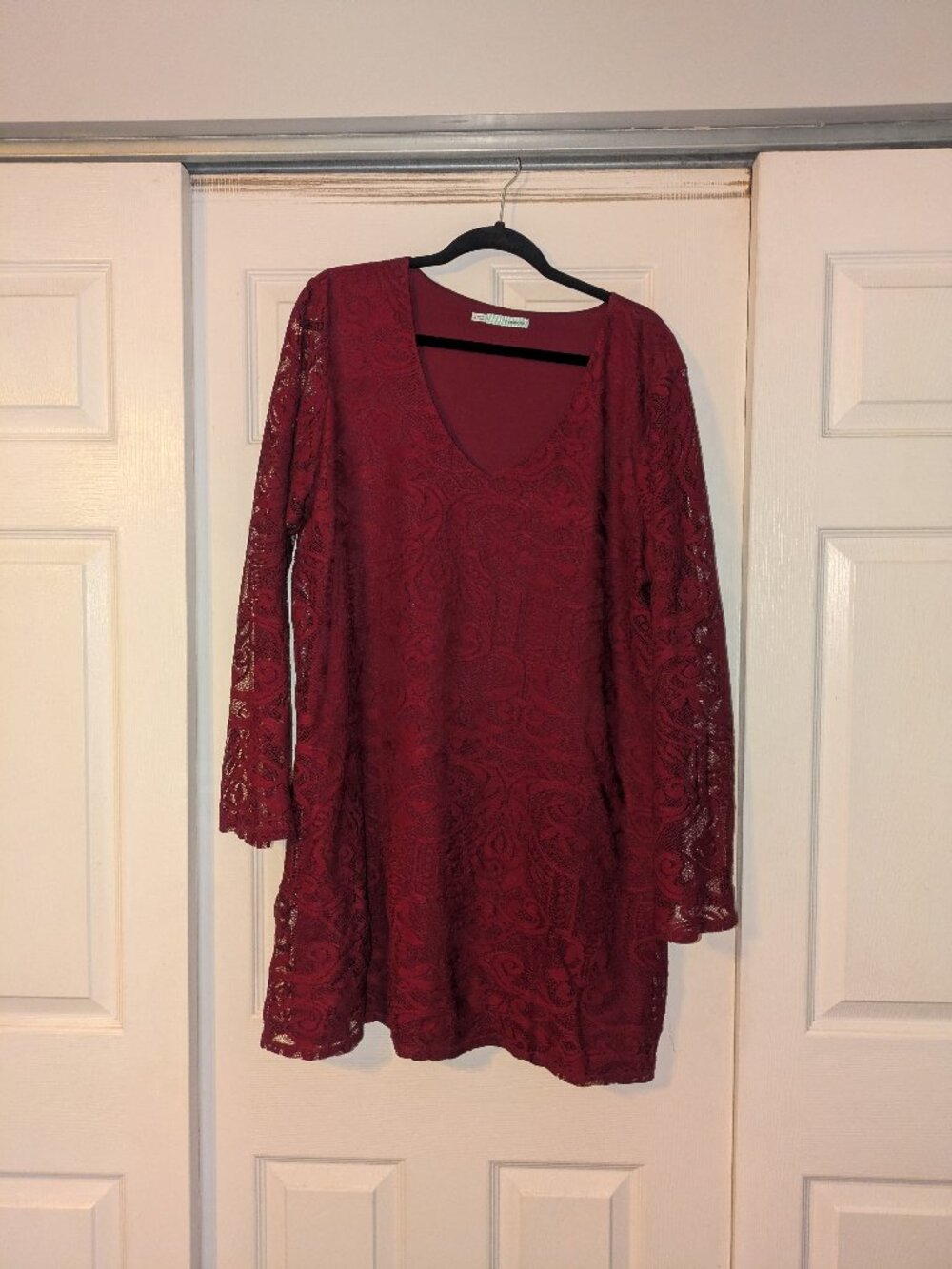 Maurices XXL Burgundy Floral Lace Long Sleeve Tunic Dress / Shift Dress